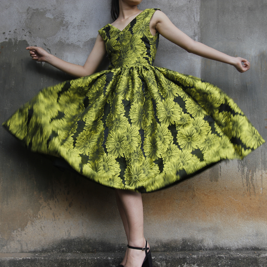 What Color Jewelry To Wear With Green Dress