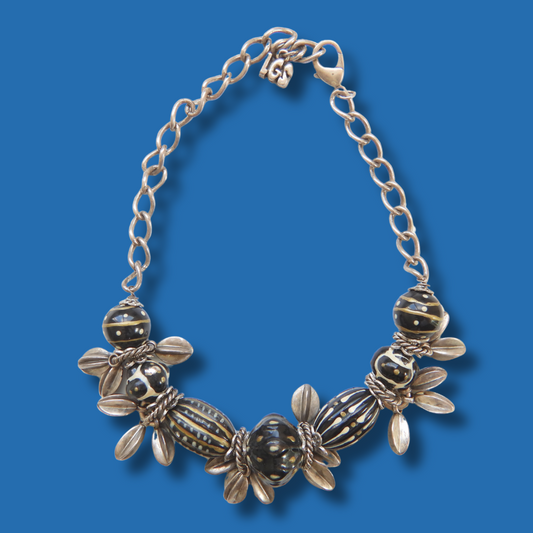 what is a statement necklace