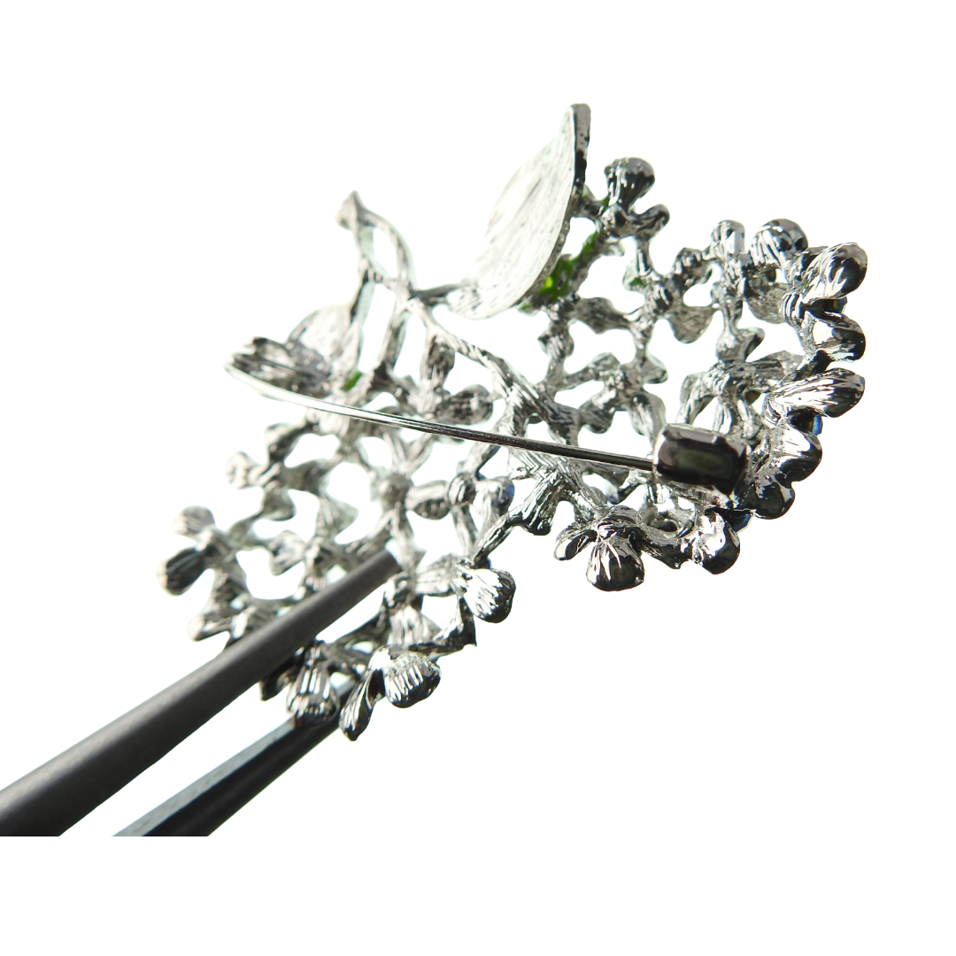 Elegant flower brooch
