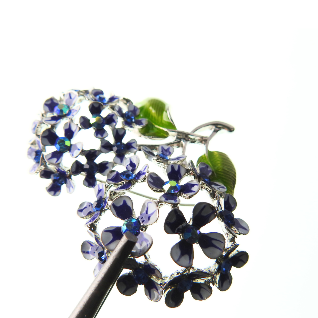 Elegant flower brooch