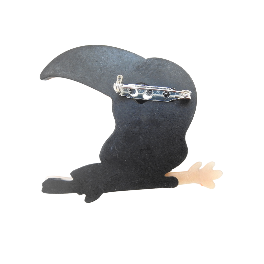 brooch to go to a tropical island party
