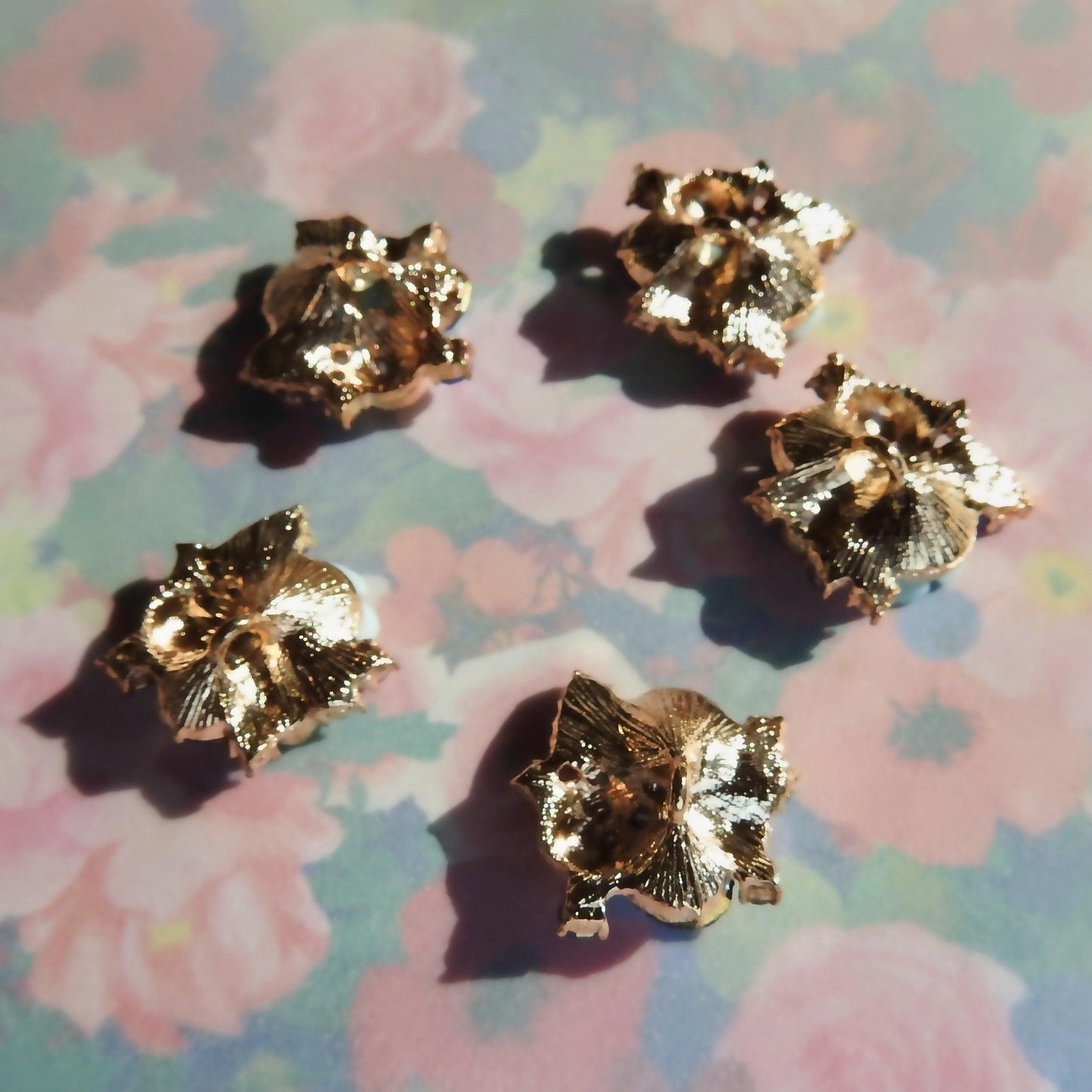 buttons with shanks