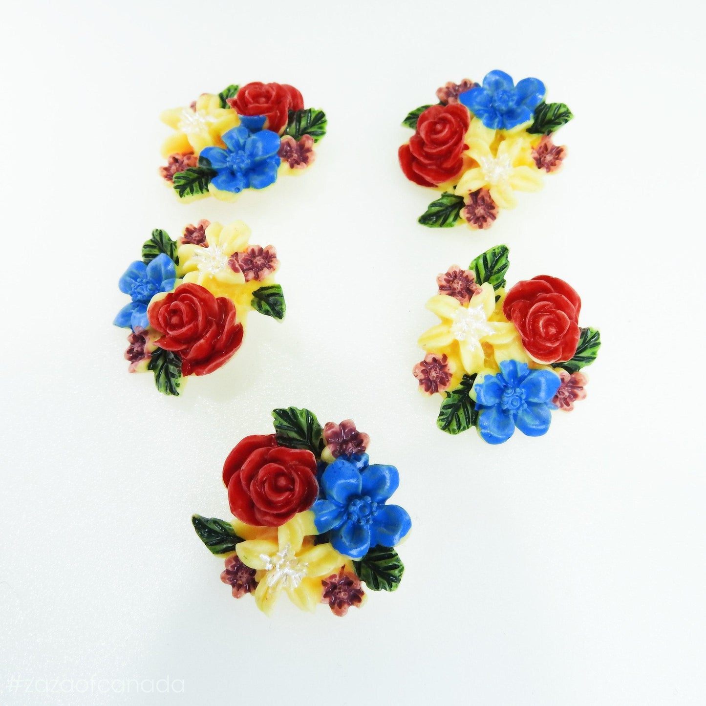 Fancy buttons flower shaped, painted and colored with a nice multidimensional design, for decorative jewelry making and flower sewing DIY