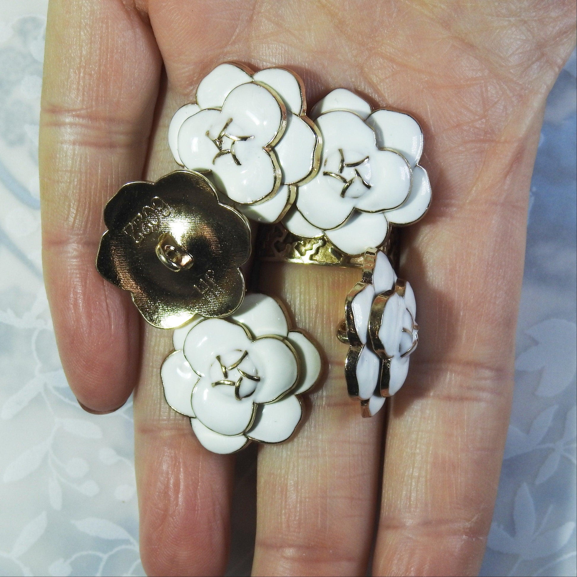 where can i buy fancy buttons