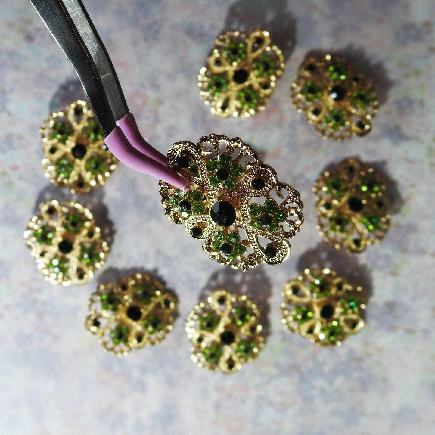Green gold broaches lot