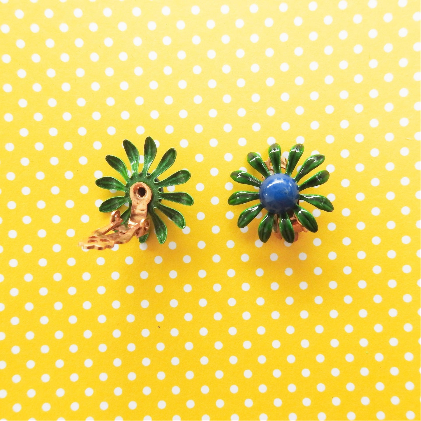 daisy clip on earrings