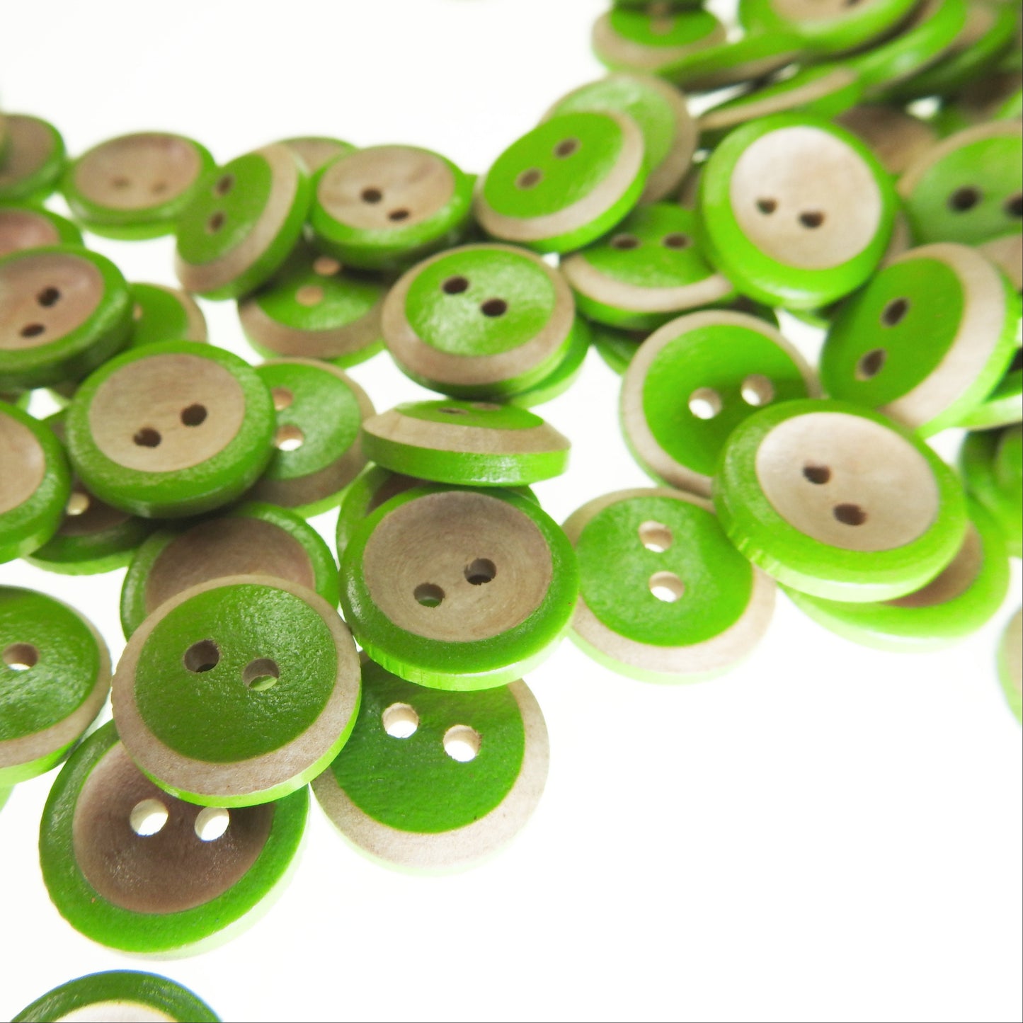lot of 100 wooden buttons for crafts and knitting