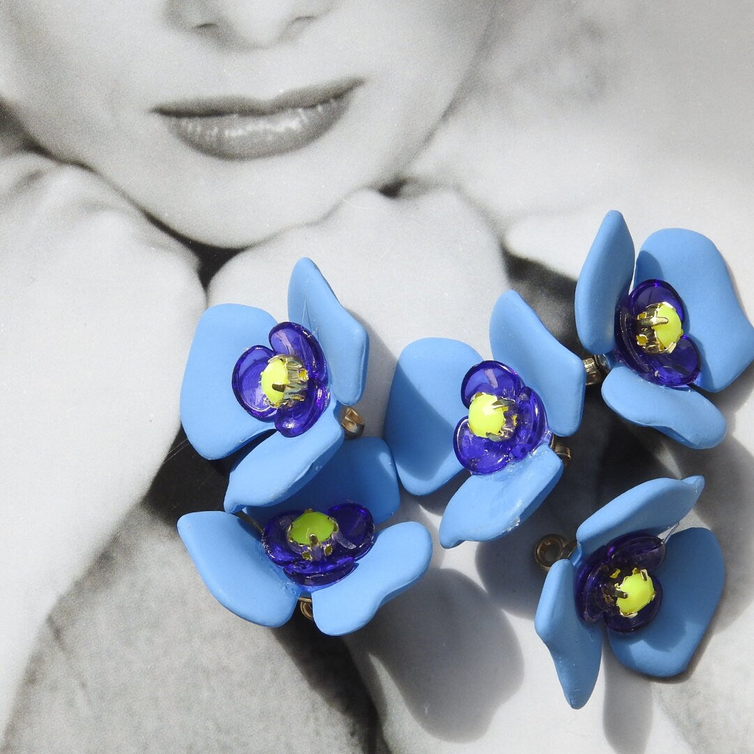 Lot of 5 Decorative Buttons