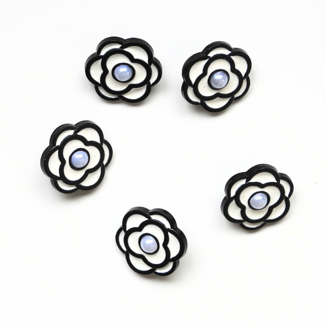 Fancy camellia flower buttons with shank - Set of 5 - 18 mm