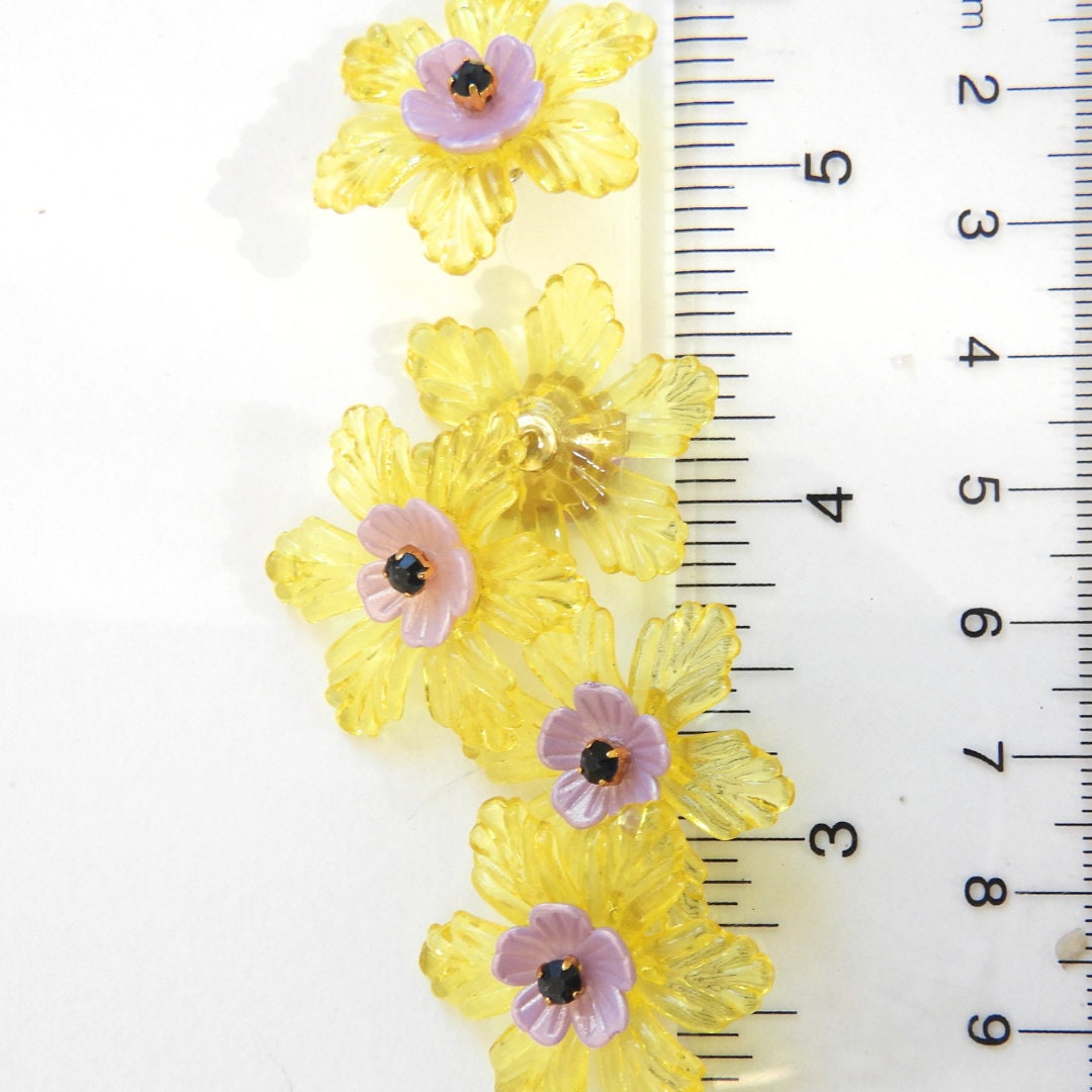 Set of 5 Fancy Flower Buttons in Purple & Lemon Yellow – 30 mm
