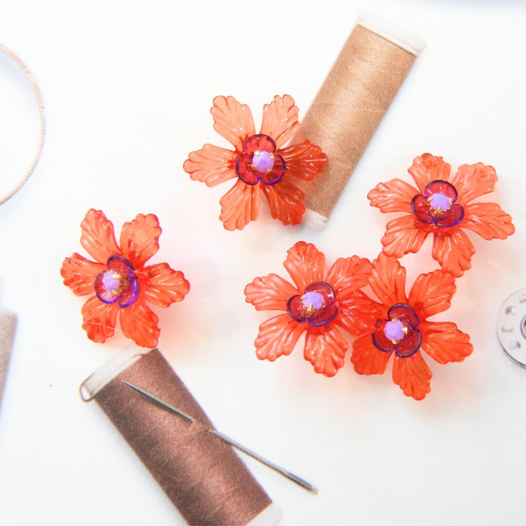 Red Purple Flower Shaped Buttons