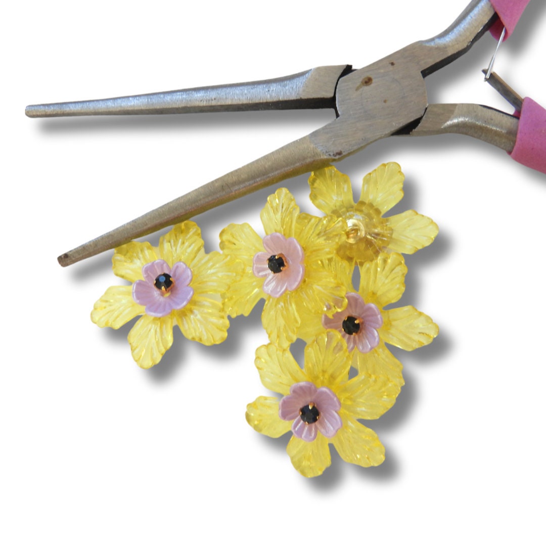 Set of 5 Fancy Flower Buttons in Purple & Lemon Yellow – 30 mm