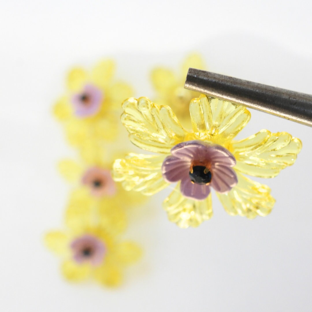 Set of 5 Fancy Flower Buttons in Purple & Lemon Yellow – 30 mm