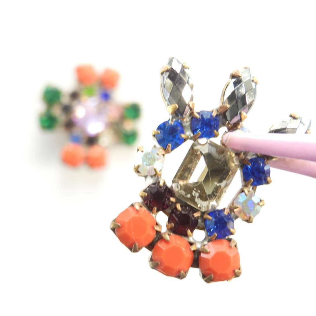 Czech glass buttons with shanks