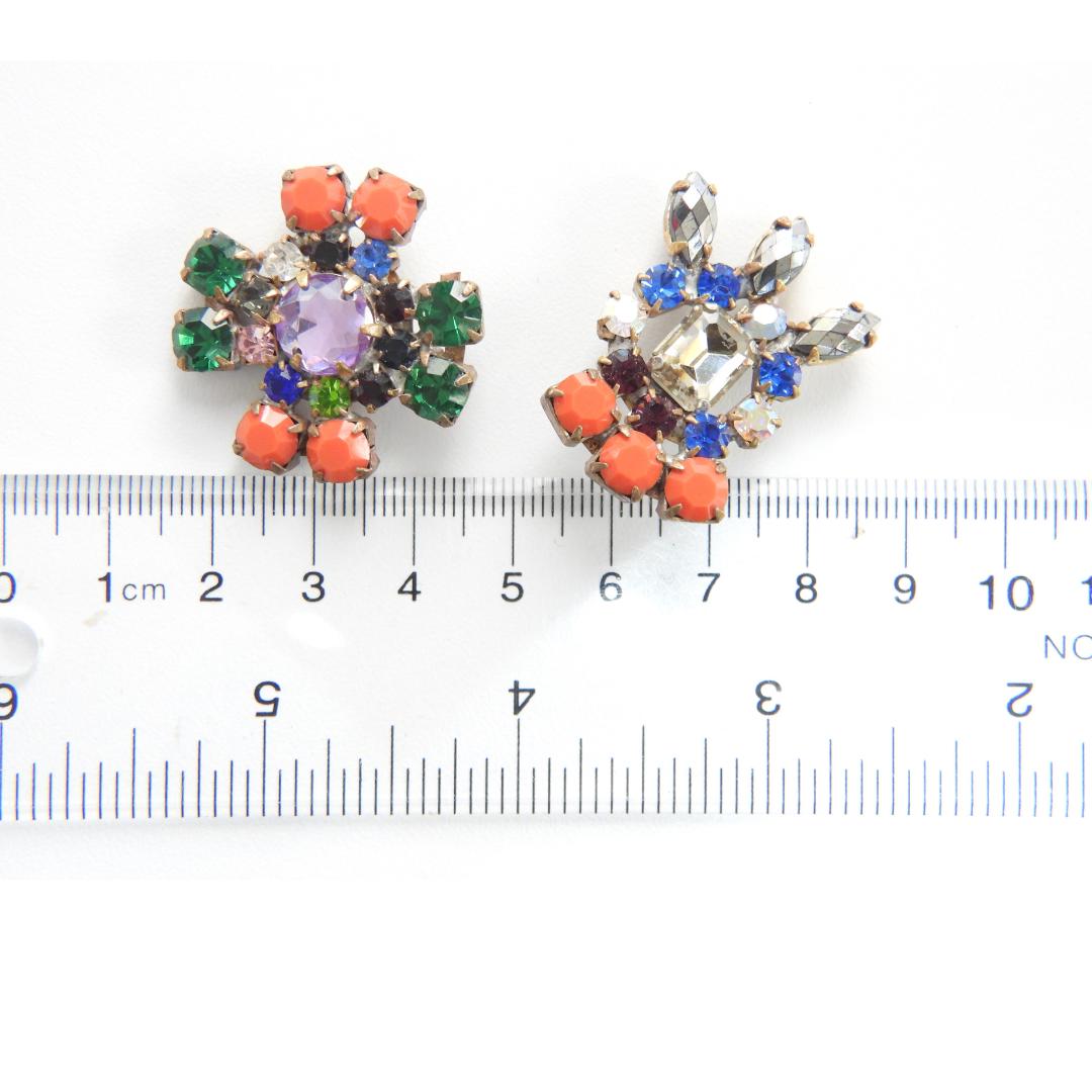Czech glass buttons with shanks