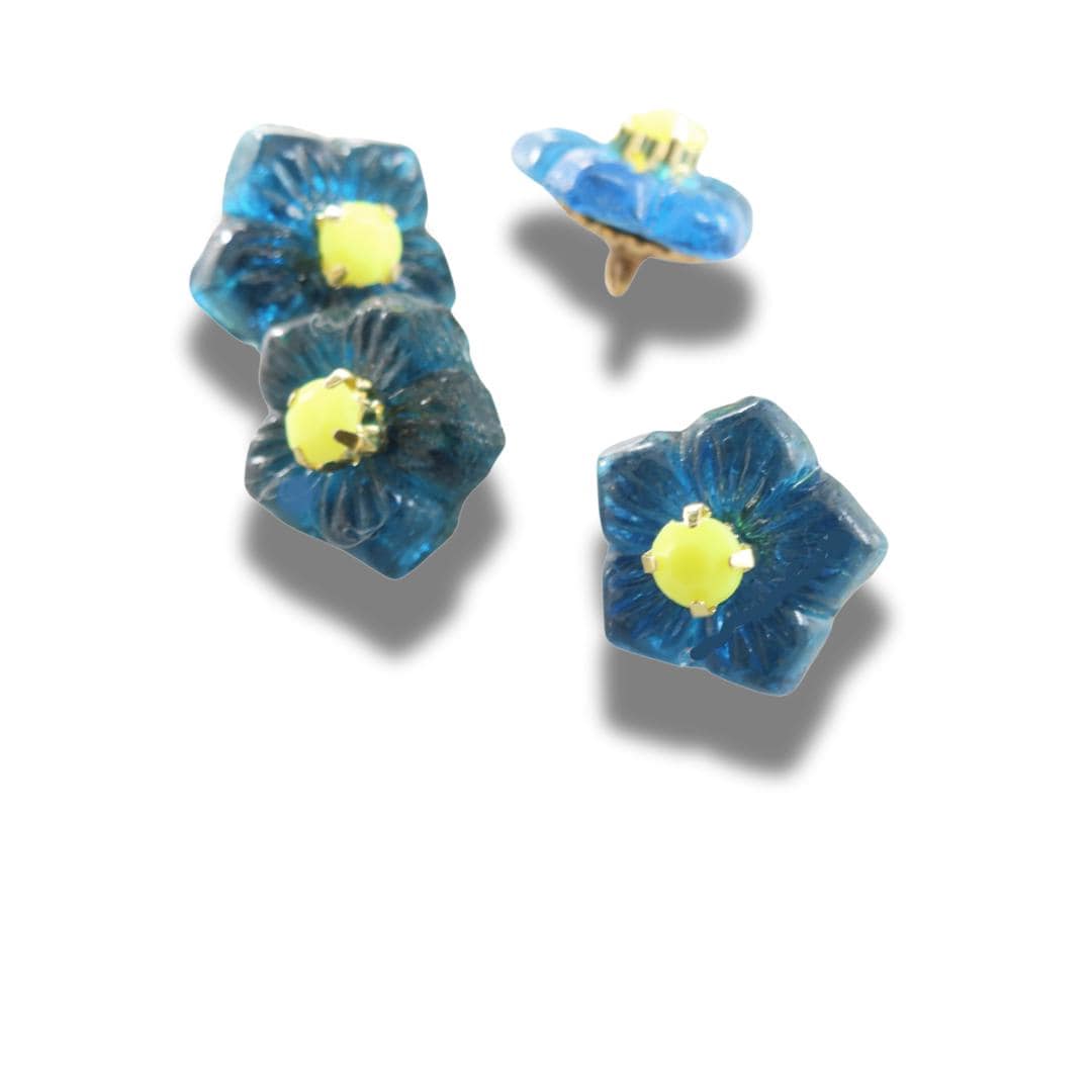 Teal Blue Vintage Flower Buttons with Yellow Center – Set of 4 for Sewing