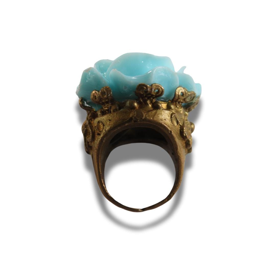 Big chunky floral ring