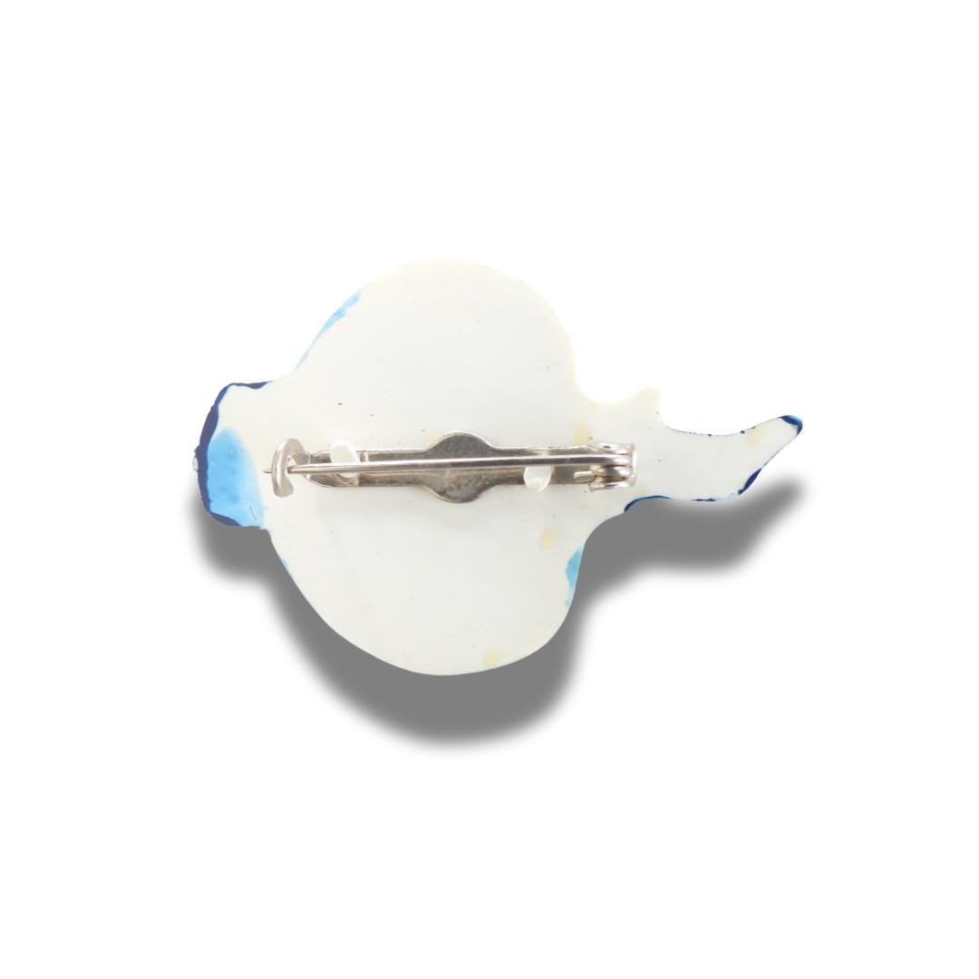 Vintage Onion-Shaped Hand-Painted Brooch – Light Blue, Navy & Beige - 40 mm - Gift for mum, grandmother, wife - Fun Timeless Jewellery