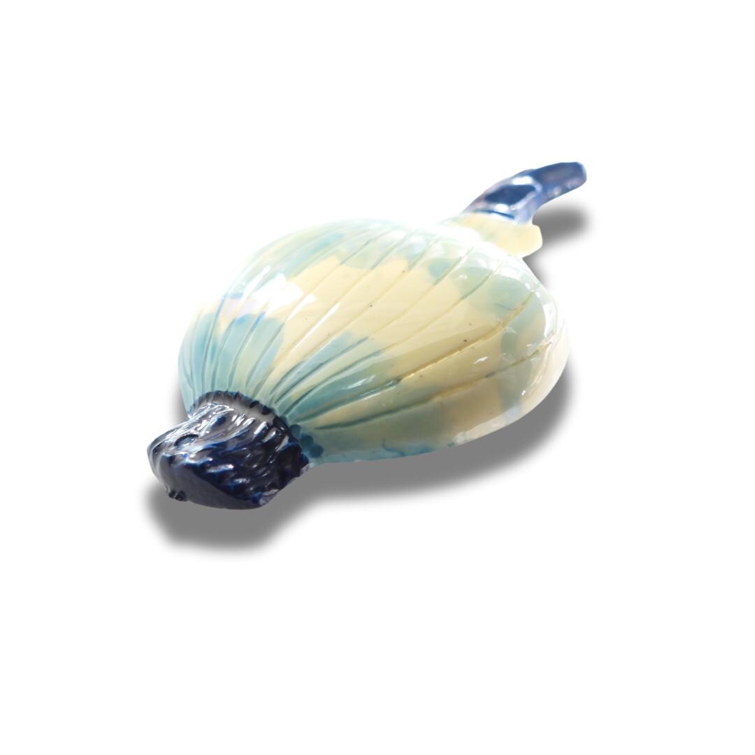 Vintage Onion-Shaped Hand-Painted Brooch – Light Blue, Navy & Beige - 40 mm - Gift for mum, grandmother, wife - Fun Timeless Jewellery