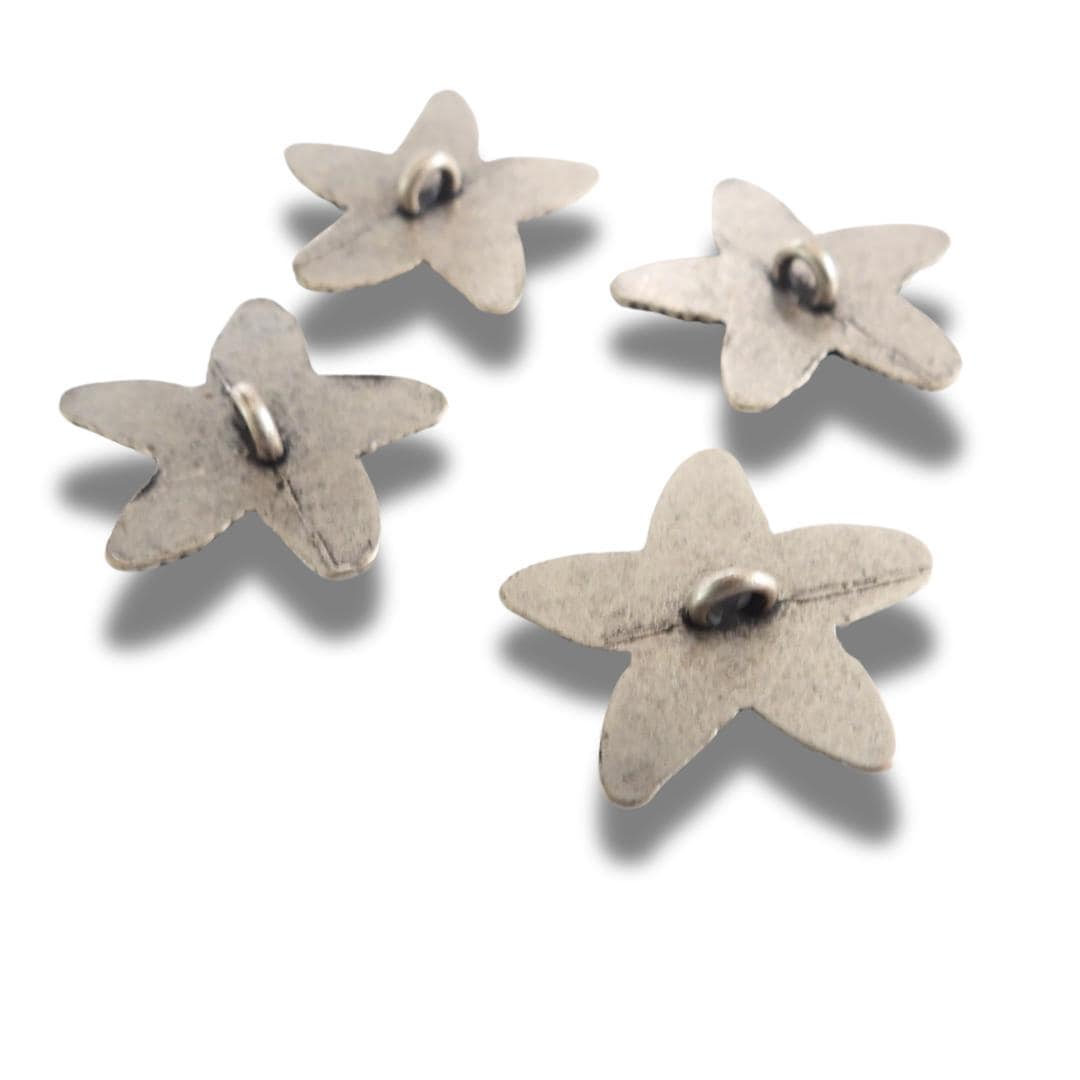 Set of 4 starfish-shaped 20mm metal buttons with a textured finish and shank back - For clothes
