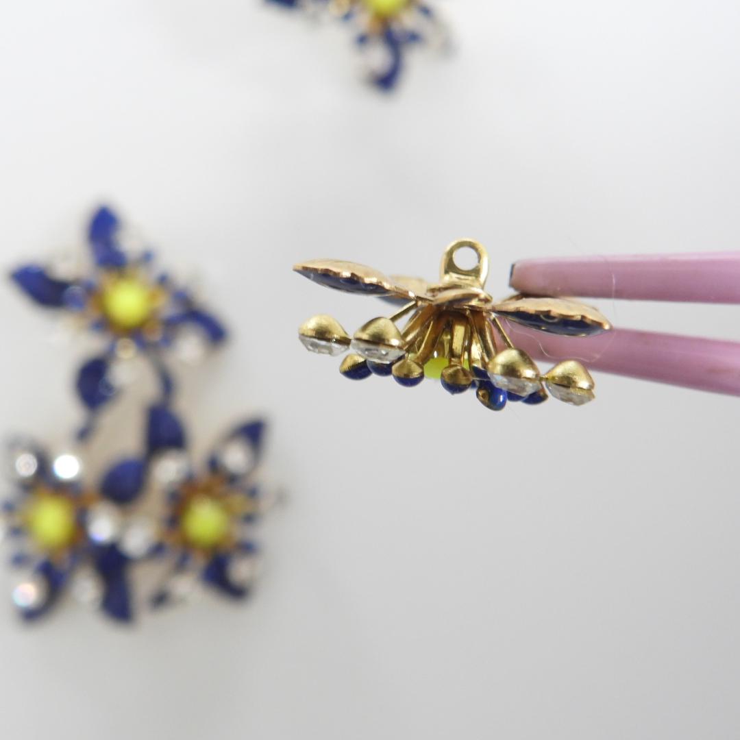 Navy blue flower buttons with yellow rhinestones. Set of 5, 20 mm, Glossy finish, made in Canada, with shank back. For sewing and decorating