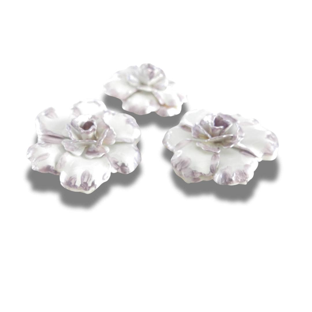Hand-painted purple and white flower buttons for decorating hats, belts, and bridal décor. 32 mm, set of 3, with a shank, vintage-inspired.