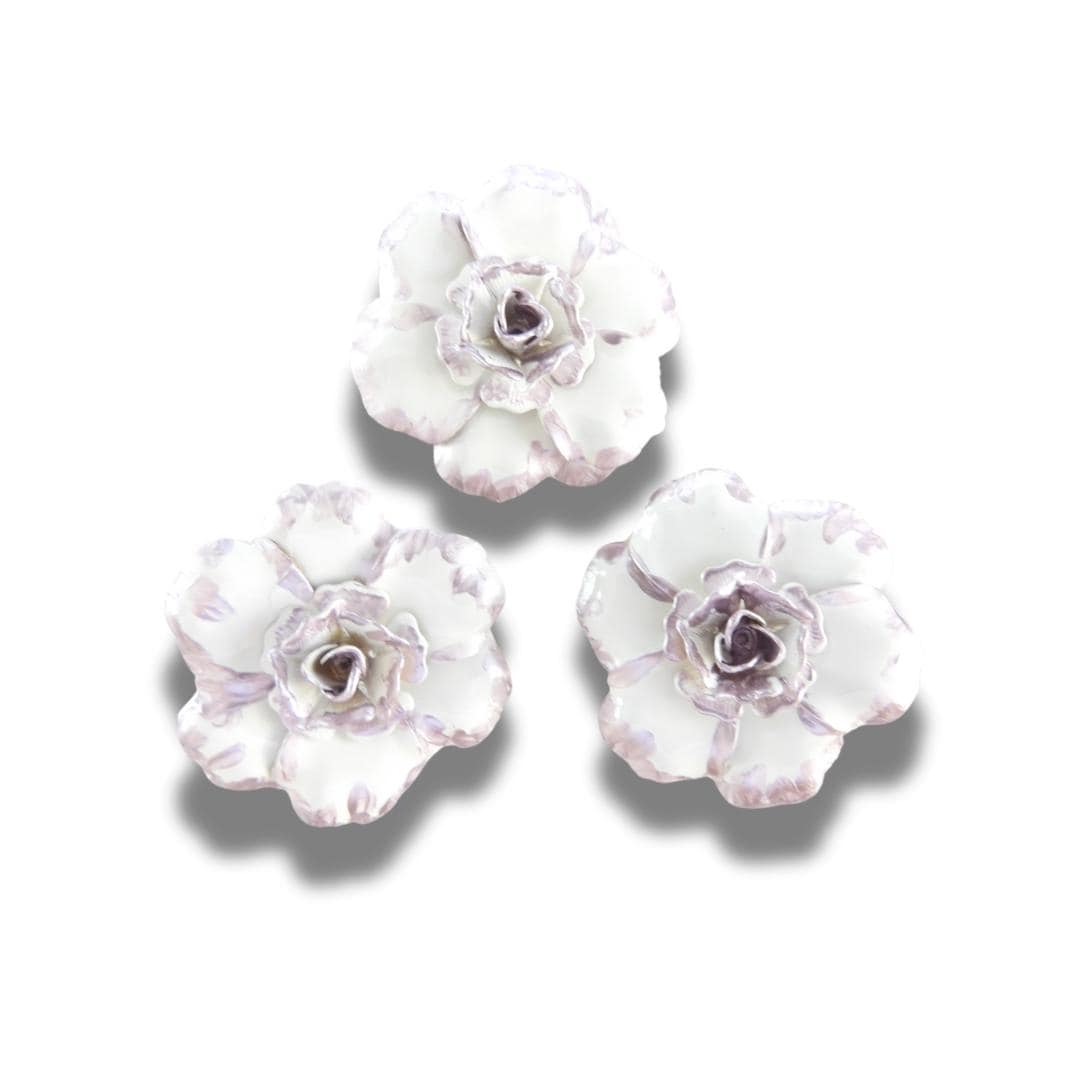 Hand-painted purple and white flower buttons for decorating hats, belts, and bridal décor. 32 mm, set of 3, with a shank, vintage-inspired.