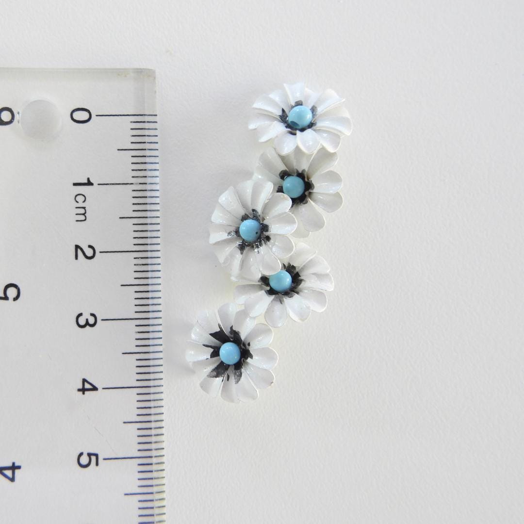 Daisy flower-shaped buttons! Hand-painted with a vintage Czech bead center. For crafting, sewing, fashion, wedding decor. Set of 5, 13 mm