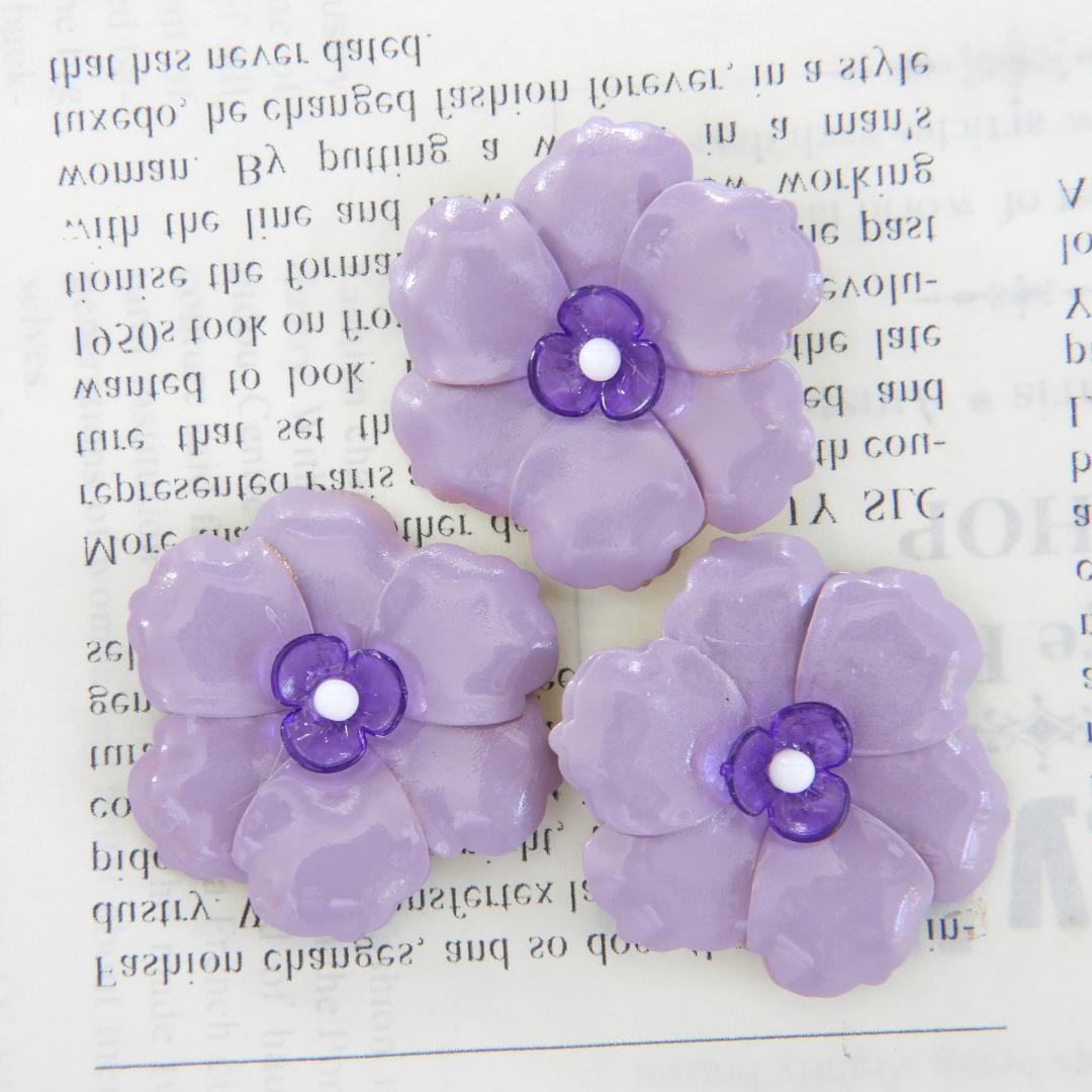 Set of 3 large purple flower buttons for decorating, crafting or sewing. For unique, embellished decorative projects. 35 mm, Fast shipping