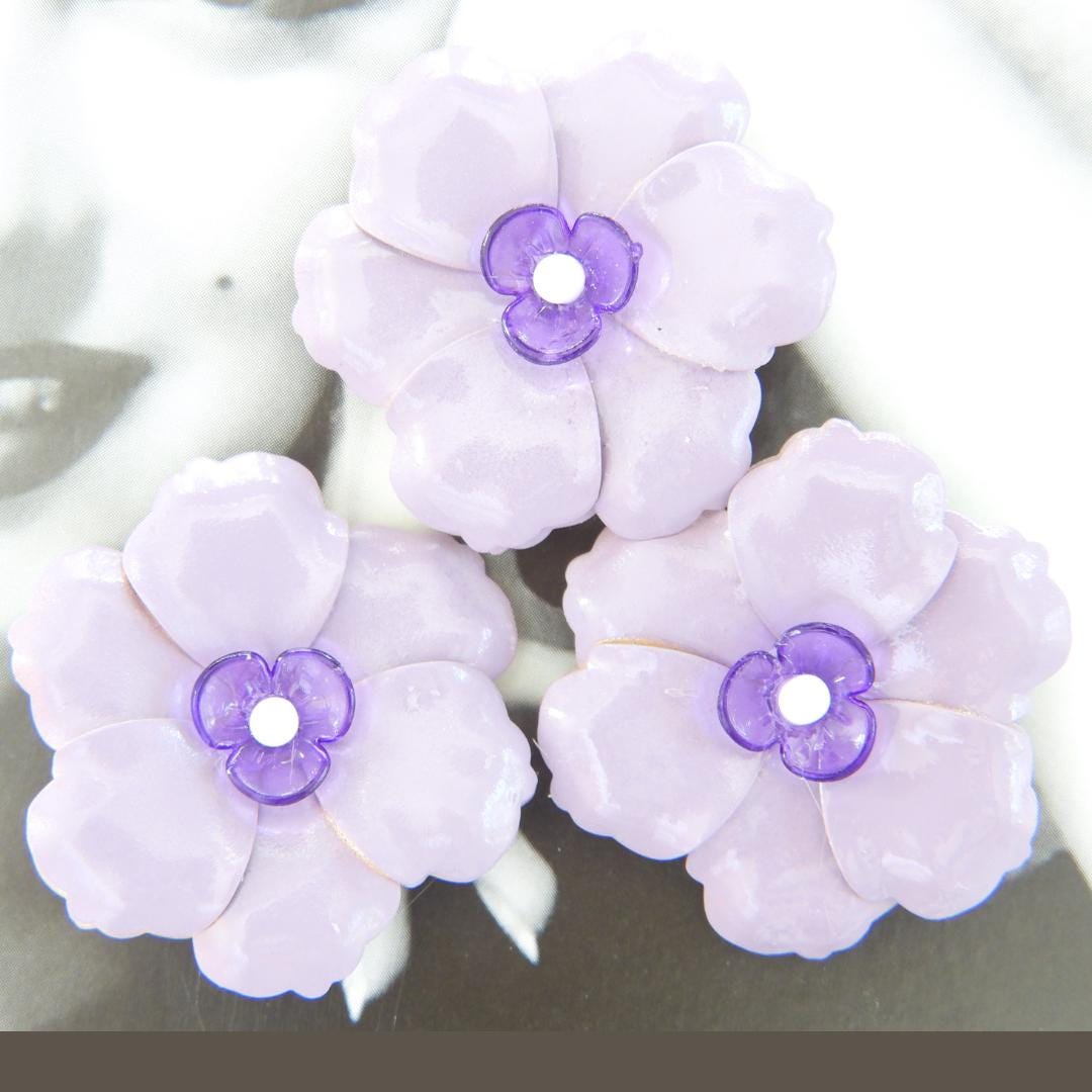Set of 3 large purple flower buttons for decorating, crafting or sewing. For unique, embellished decorative projects. 35 mm, Fast shipping