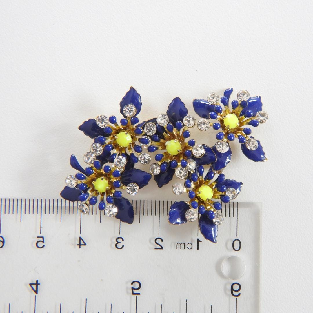 Navy blue flower buttons with yellow rhinestones. Set of 5, 20 mm, Glossy finish, made in Canada, with shank back. For sewing and decorating