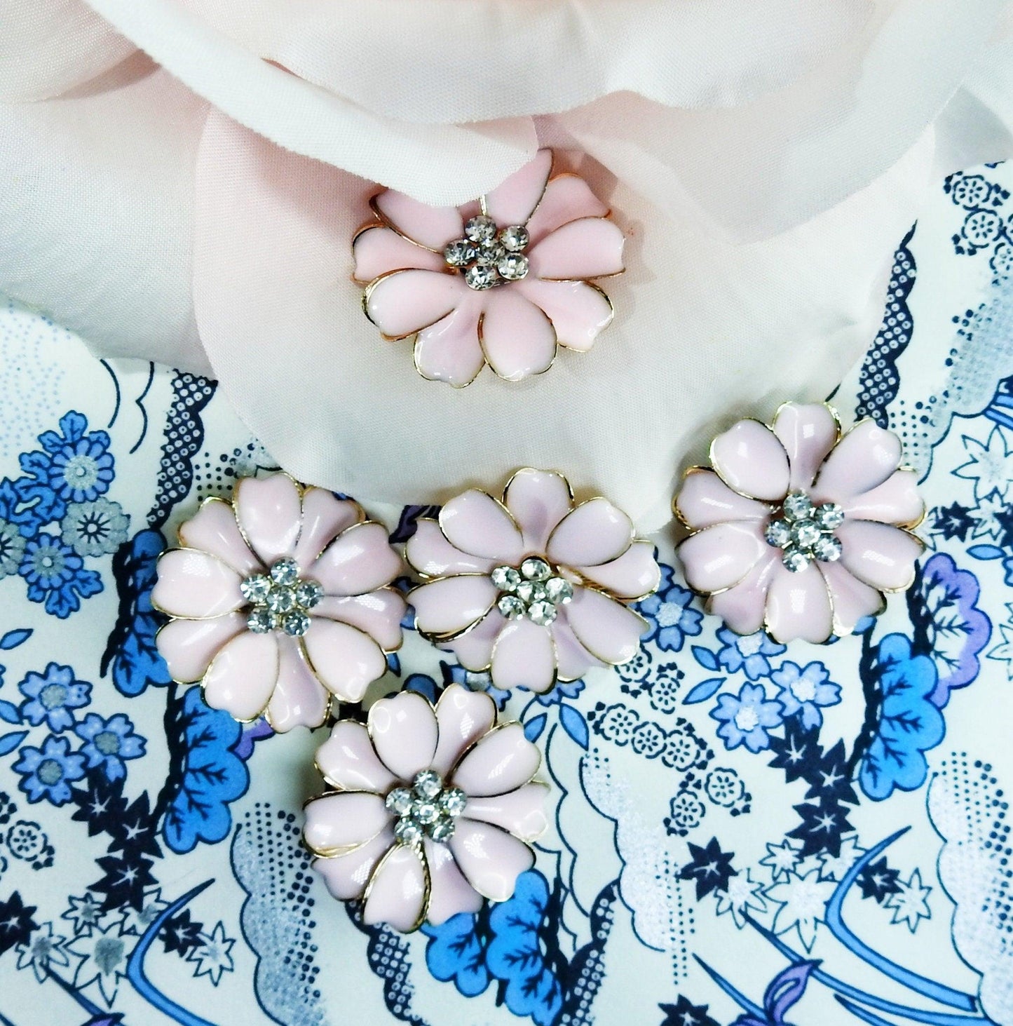 floral buttons