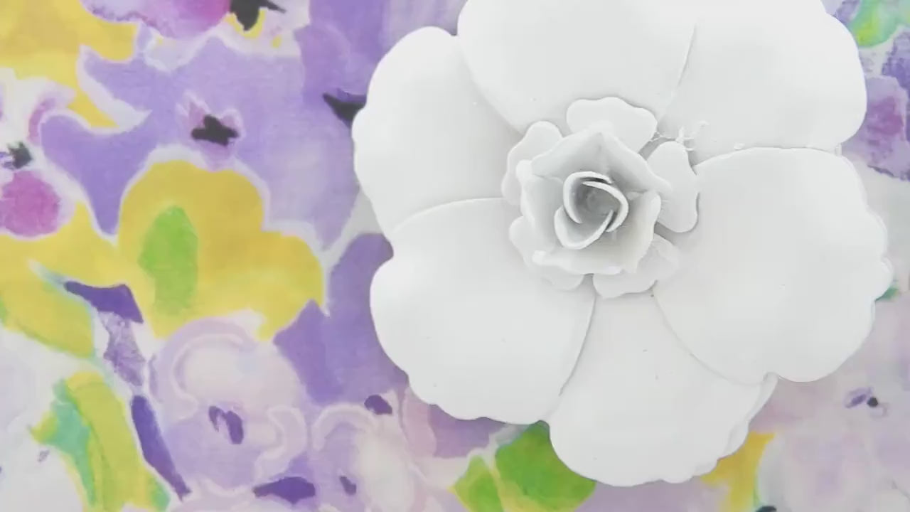 Charming Retro-Inspired Flower Brooch - Inspired by vintage brooches from the 1950s and 60s. Simple and elegant