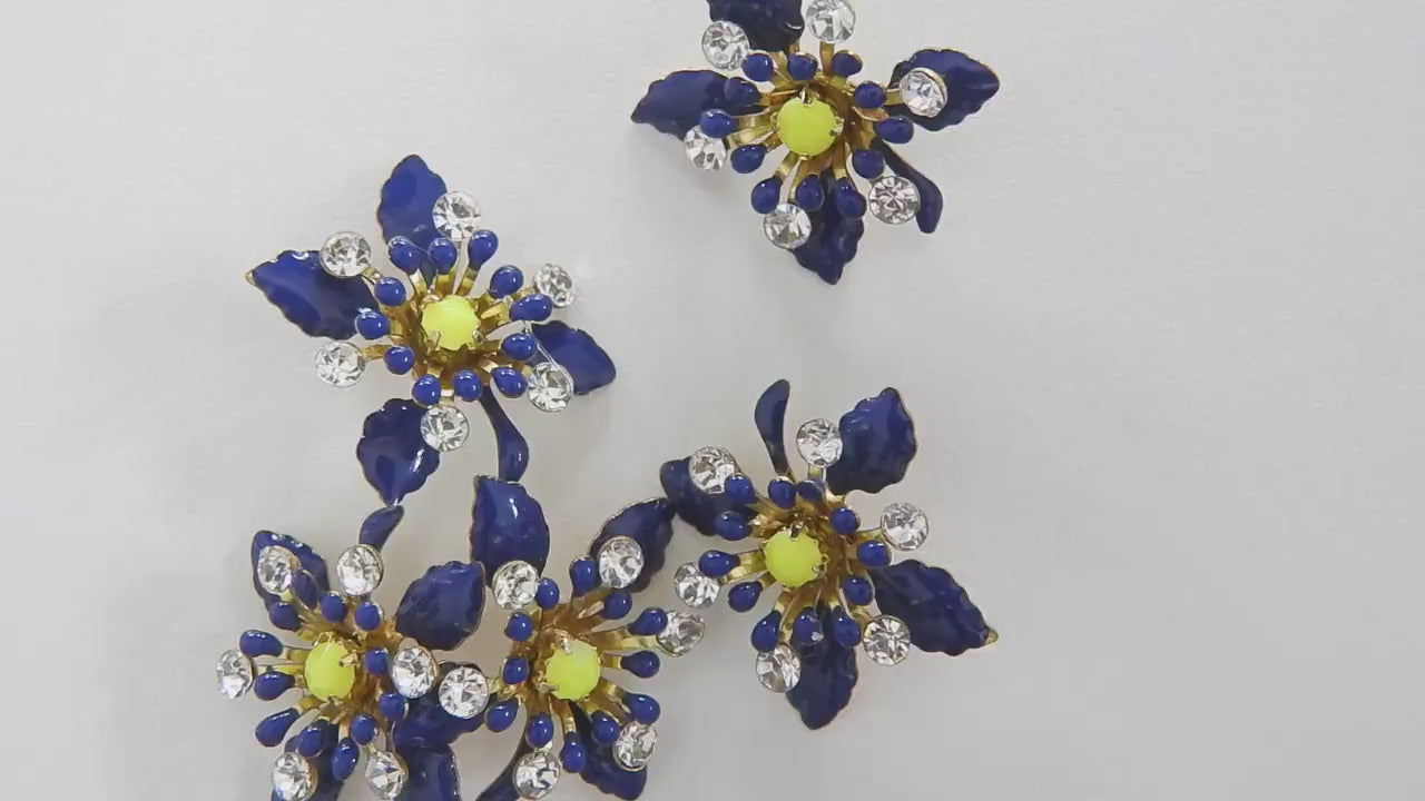 Navy blue flower buttons with yellow rhinestones. Set of 5