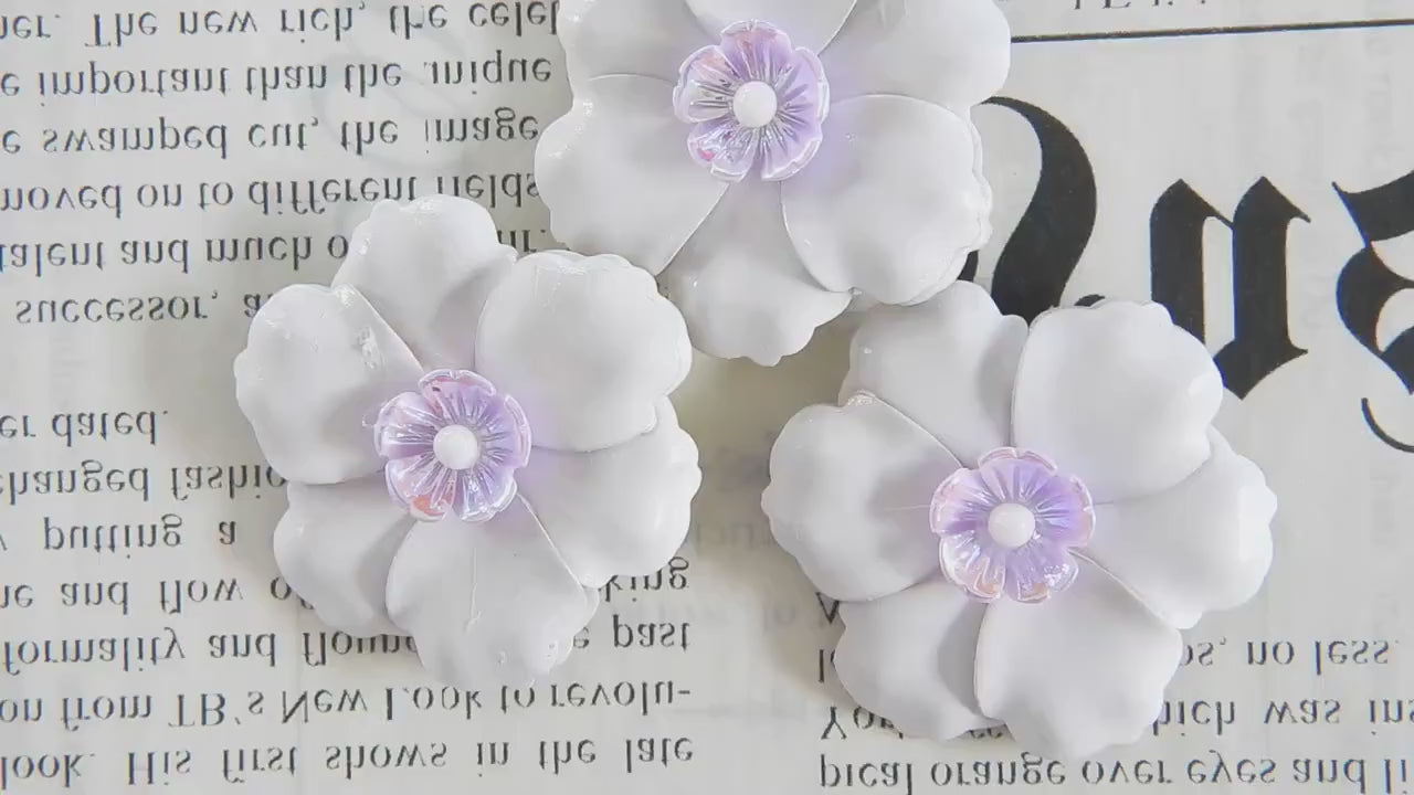 32 mm white flower shank buttons with a pink detail – For coats