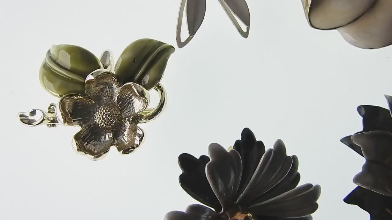 Vintage flower brooches and pins collection with a nice winter and fall colors palette.