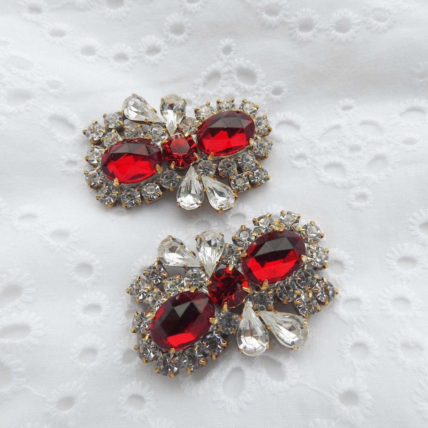 red glass buttons