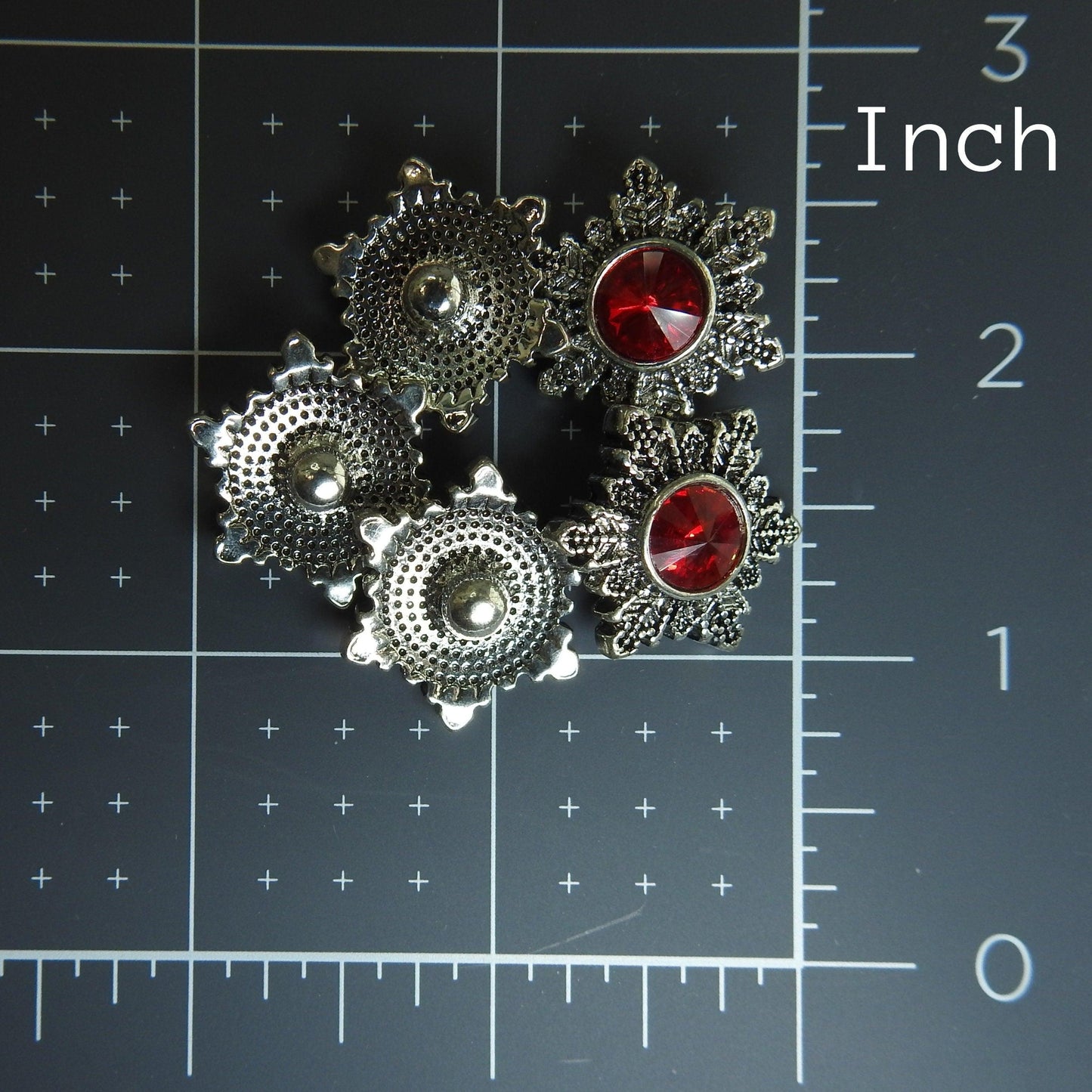 red snaps buttons