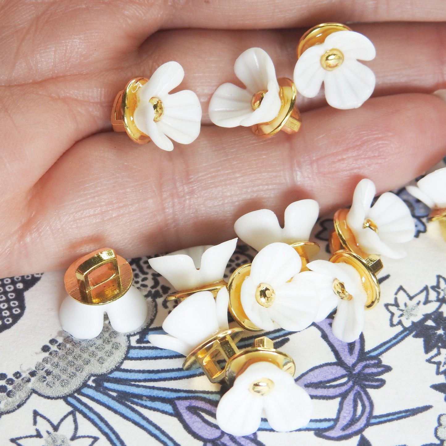 how to embellish a skirt