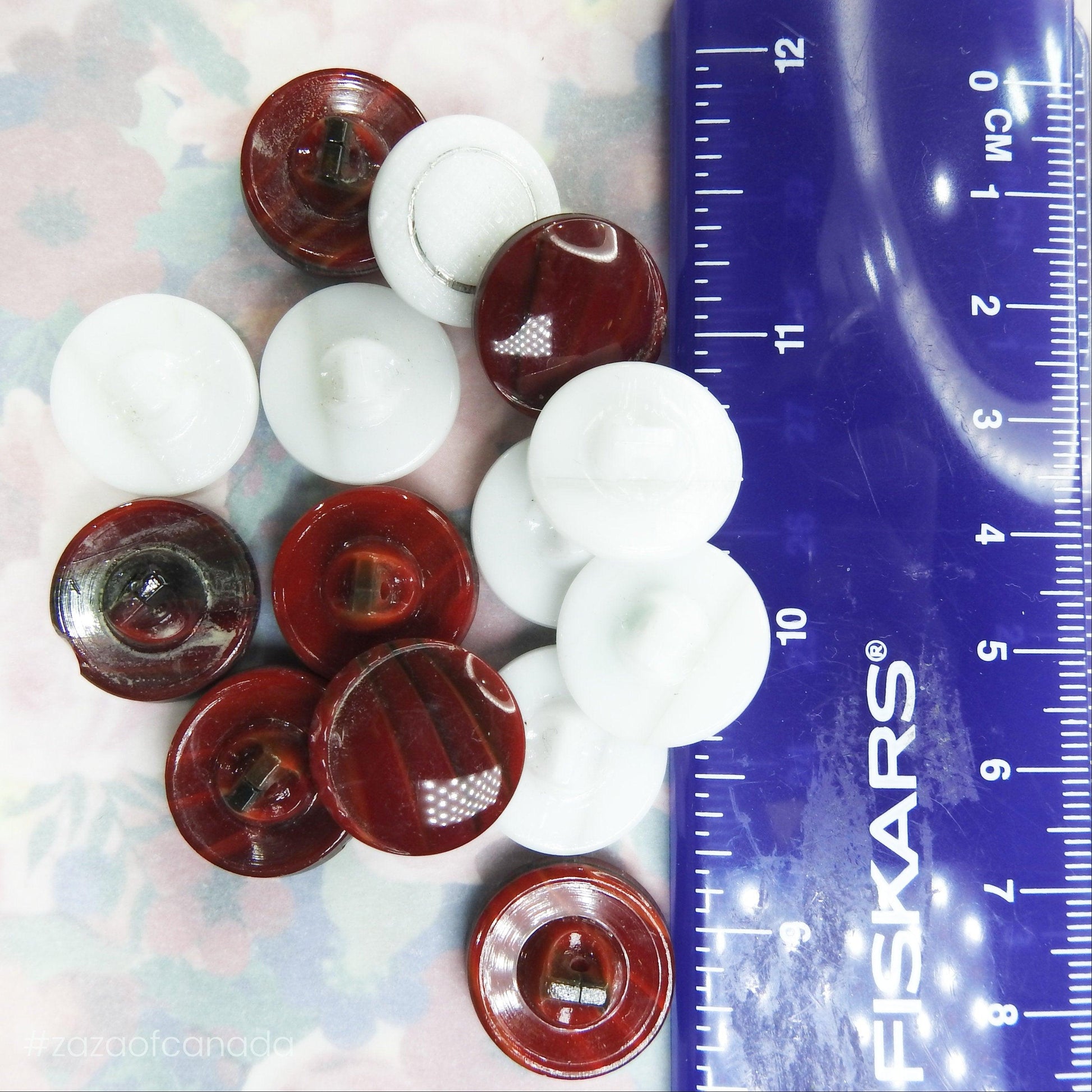 Vintage glass buttons, red and white, perfect supplies for making buttons jewelry and crafts - Mixed lot of 14 buttons  - 15 mm  5/8”