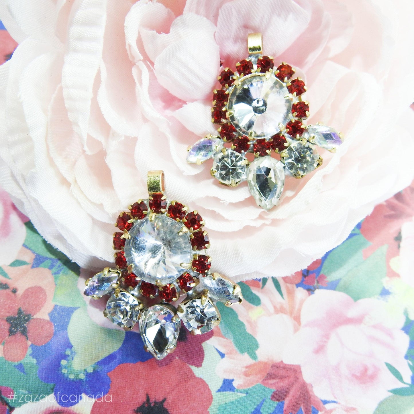Vintage style charms: earring charms, bracelet charms, old glass pendants, the perfect pieces for boho jewelry making | lot of 2, 30 mm