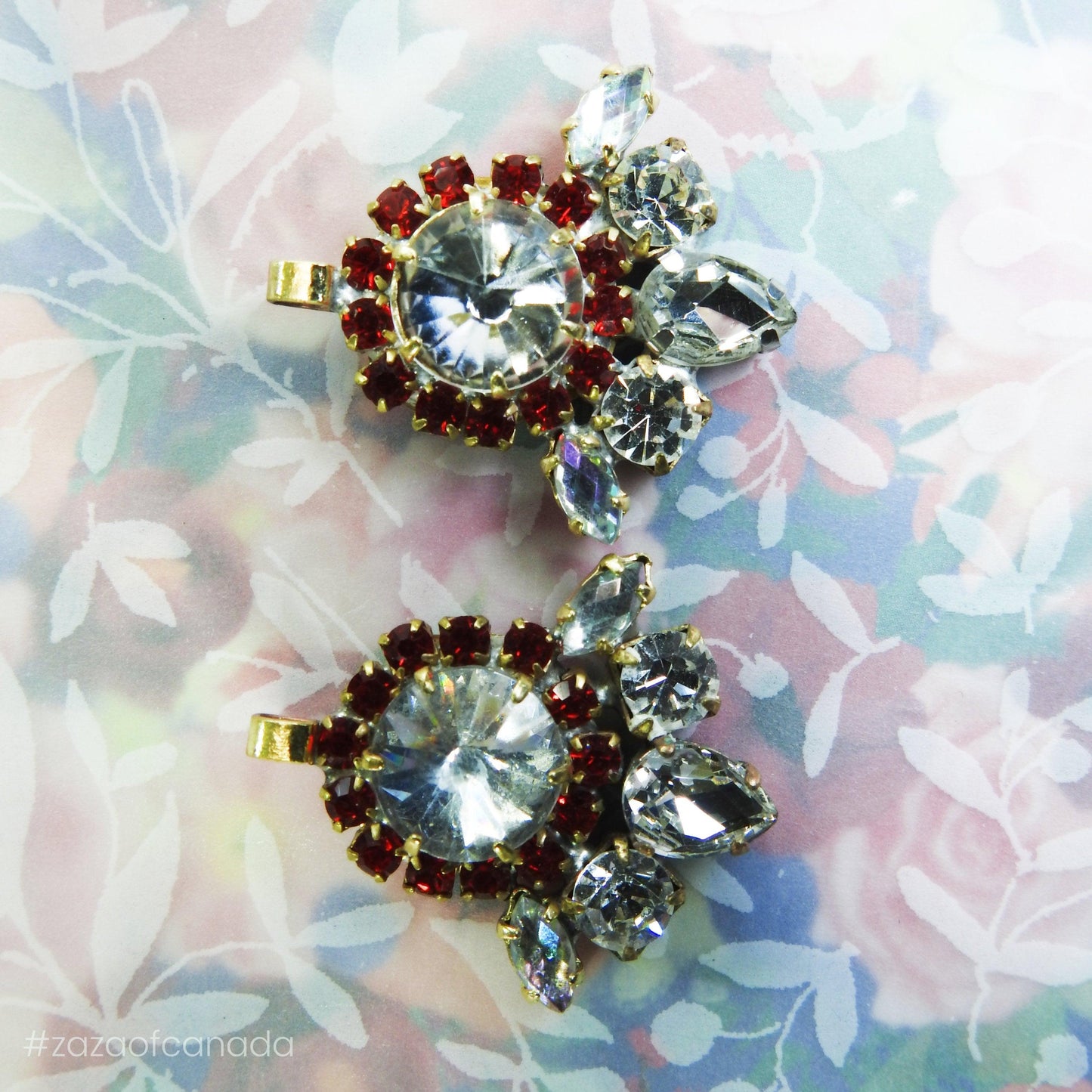Vintage style charms: earring charms, bracelet charms, old glass pendants, the perfect pieces for boho jewelry making | lot of 2, 30 mm