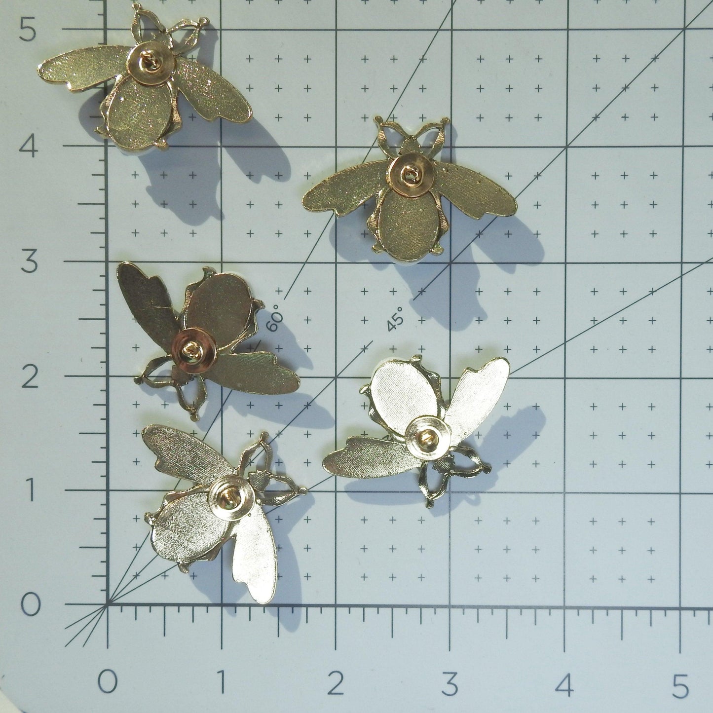 make bee button art