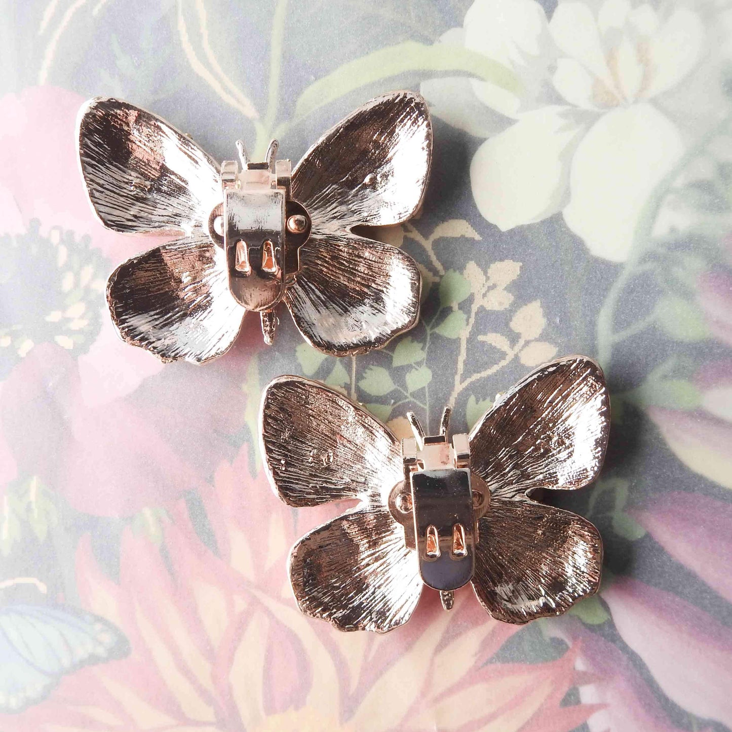 Butterfly shoe clips