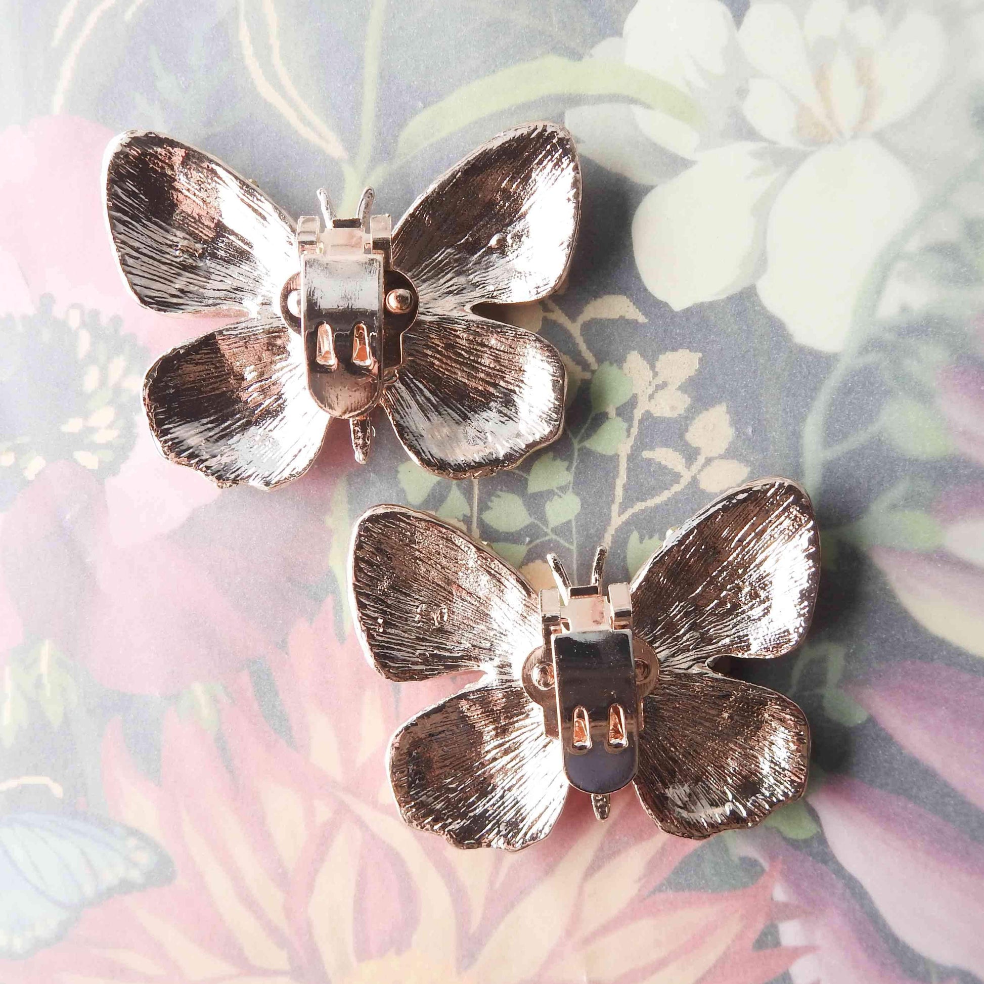 Butterfly shoe clips
