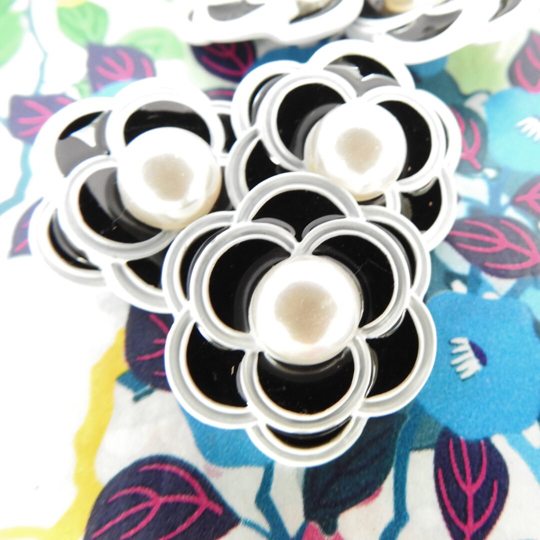 Bulk Purchase Deal: Set of 28 Fancy Camellia Flower Buttons with Pearls | Black, White, 23mm | Perfect for Home Decor, Classy Embellishments