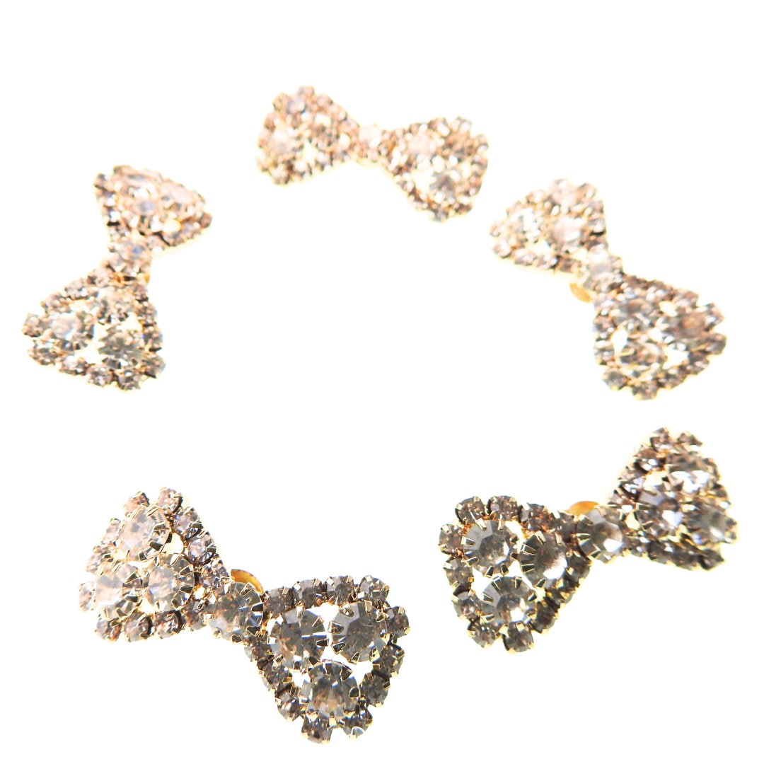 Sparkly bow-shaped buttons