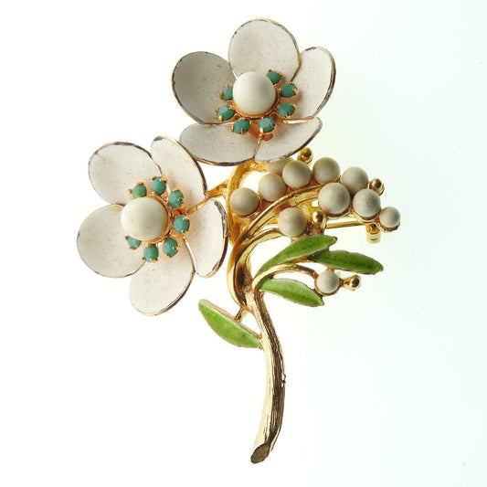 Eye-catching vintage White Flower Pin Brooch for women. Cute, Old-fashioned and Antique jewelry gift for wife, sister, friend, mother