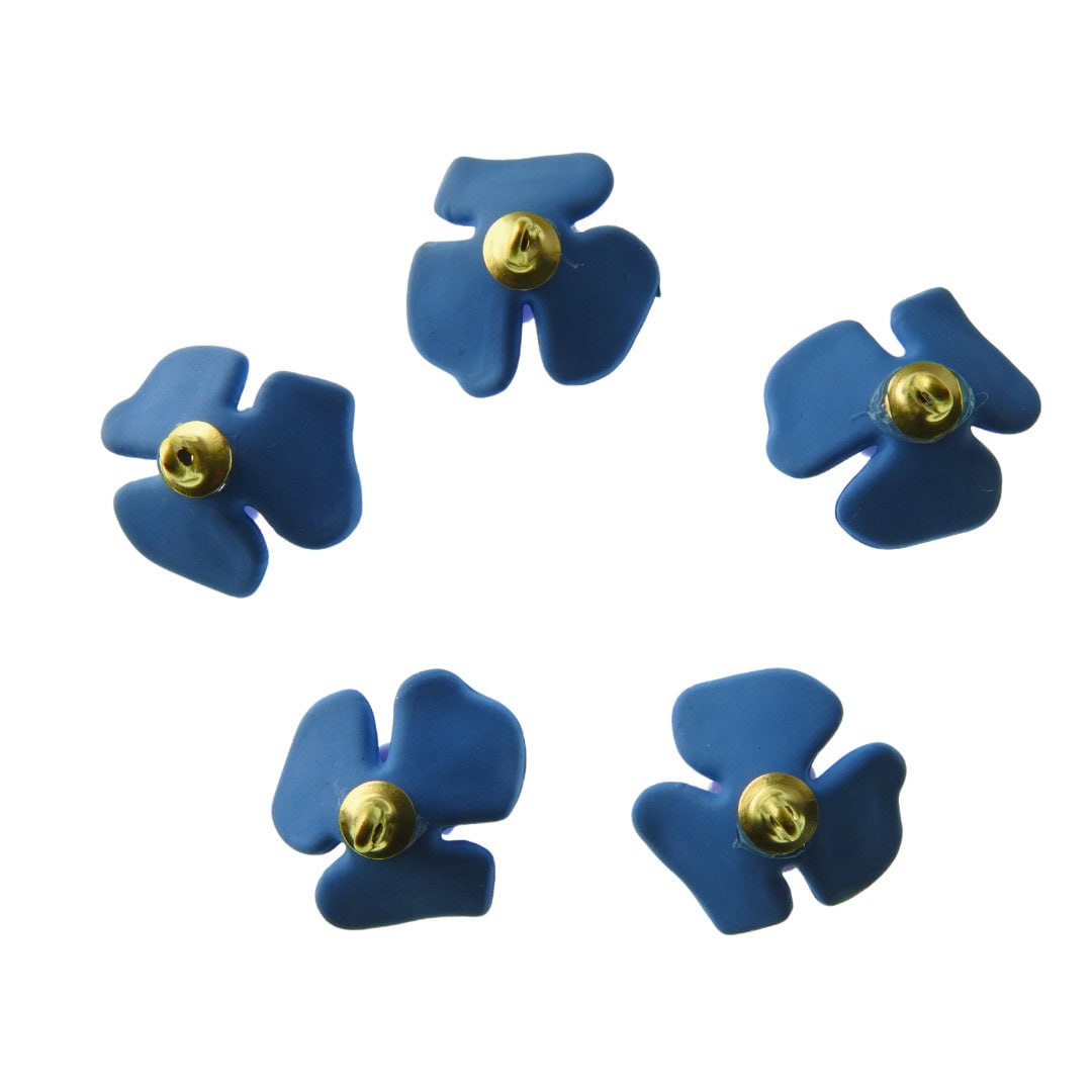 Decorative buttons for bracelets