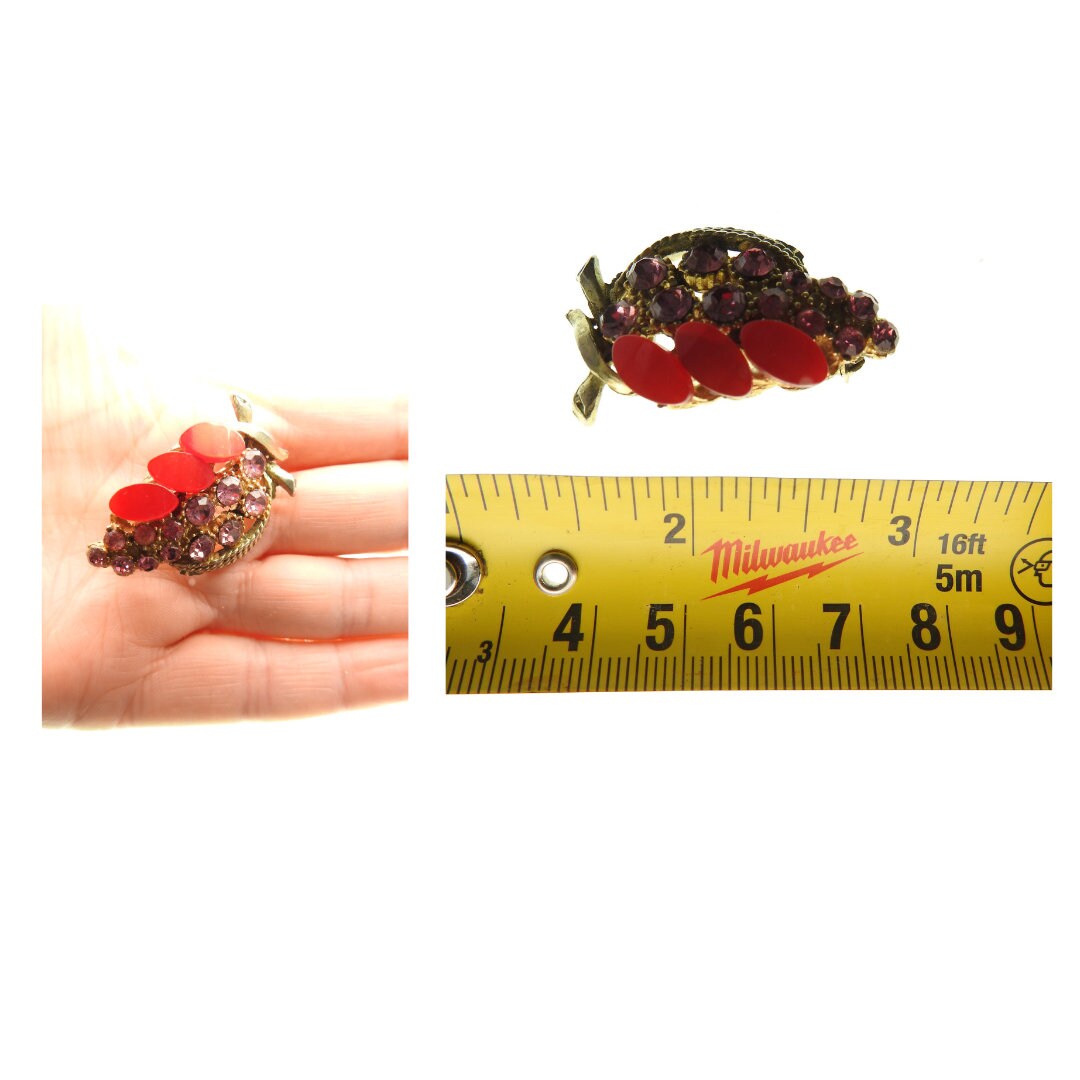 Exquisite Vintage Pink Rhinestone Brooch Pin for women - Elegant Leaf Design - Perfect Gift for Her. Antique, mid-century style